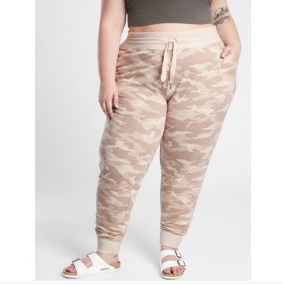 Athleta Pants - Athleta NWT  Printed Balance Jogger Athleisure Pant Beige Ivory Camo Size 3x